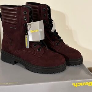 NEW Bench Boots - Womens - burgundy / black - 7 - Jayce lace up combat